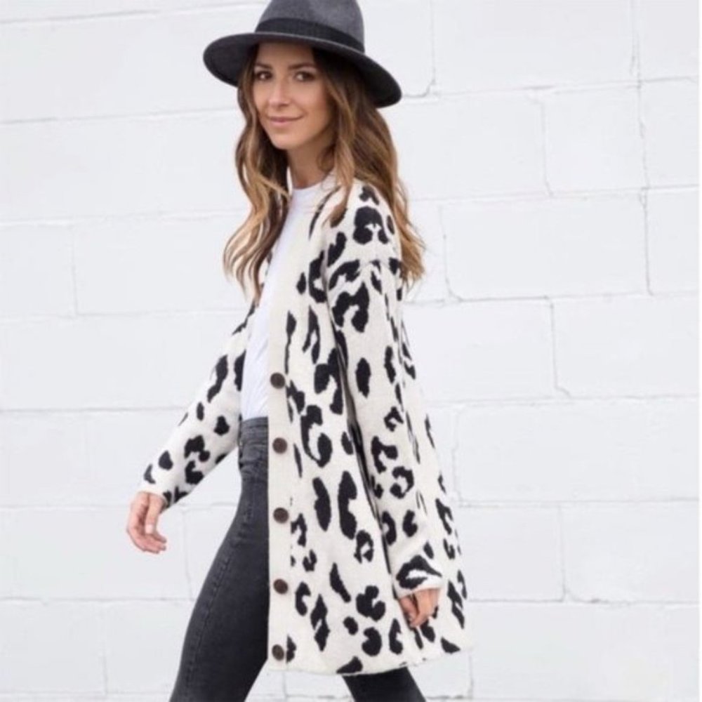 SOMETHING NAVY Leopard V Neck Long Cardigan Sweater Size M NWT